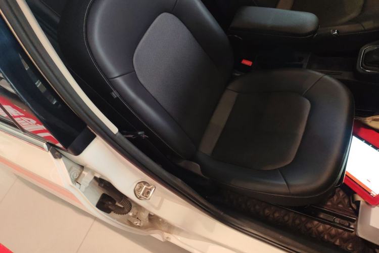 Used Skoda Rapid 2020 1.5L Automatic Comfort Edition Right Front Seat