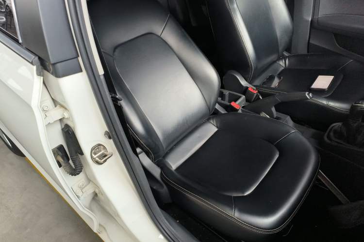 Used Skoda Rapid 2020 1.5L Manual Standard Edition Right Front Seat