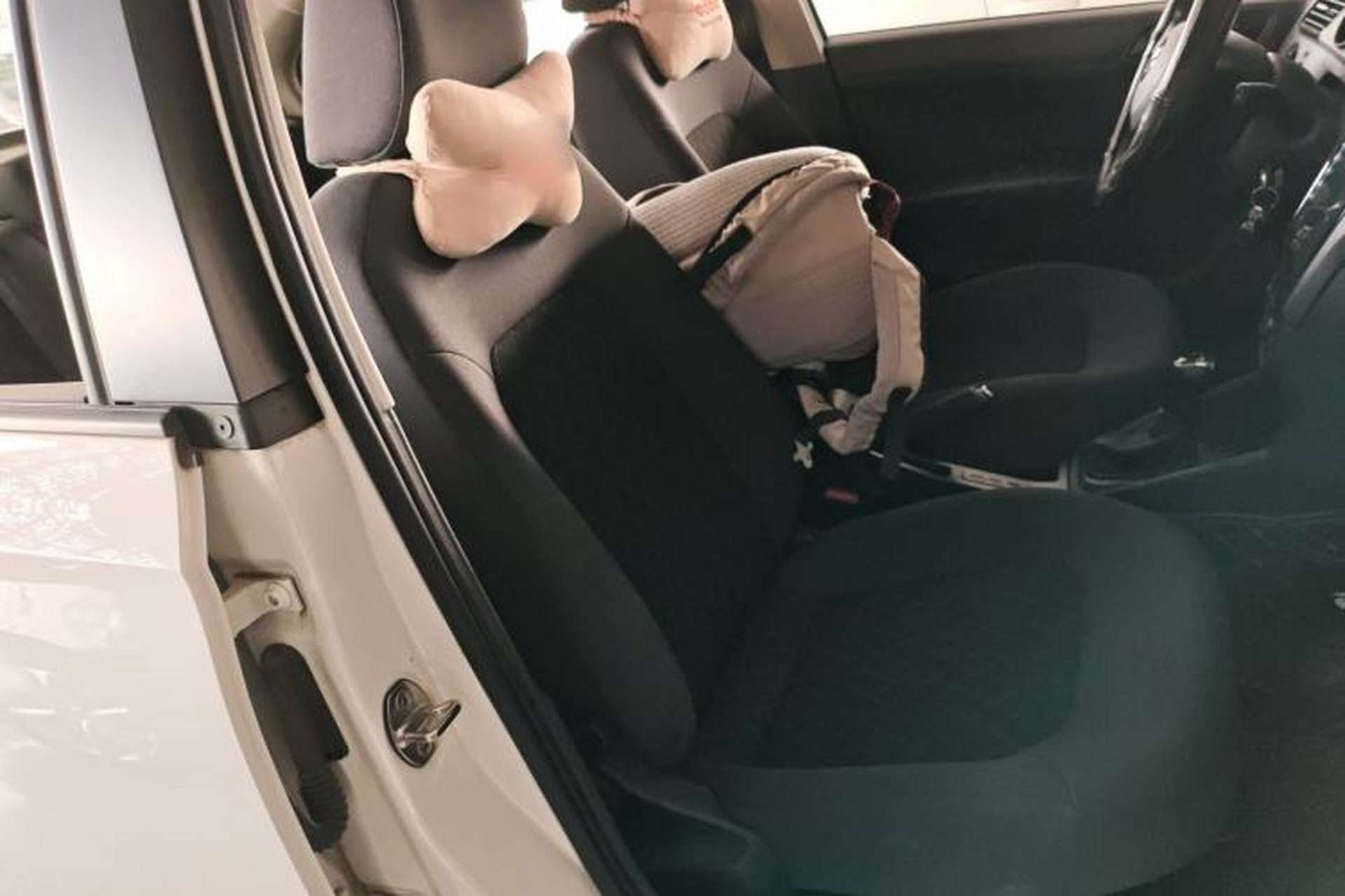 Used Skoda Rapid 2020 1.5L Automatic Standard Edition Right Front Seat