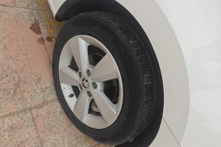 Used Skoda Rapid 2020 1.5L Automatic Standard Edition Right Front Wheel Hub