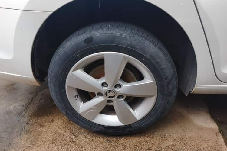 Used Skoda Rapid 2020 1.5L Manual Standard Edition Right Rear Wheel Hub