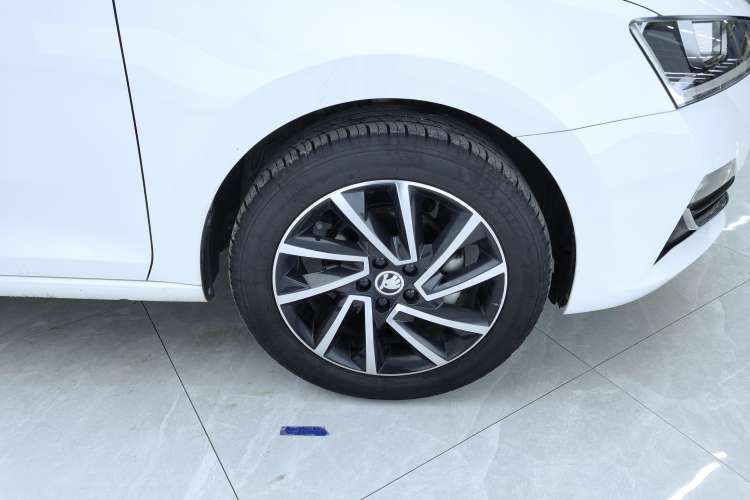 Used Skoda Rapid 2020 1.5L Manual Comfort Edition Right Rear Wheel Hub