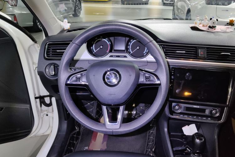 Used Skoda Rapid 2020 1.5L Automatic Comfort Edition Steering Wheel