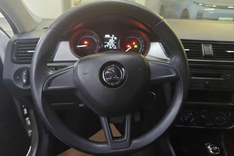 Used Skoda Rapid 2020 1.5L Automatic Standard Edition Steering Wheel