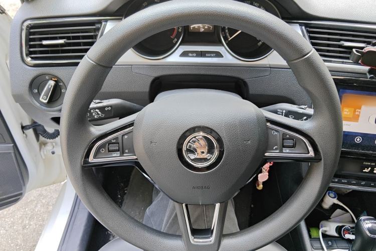 Used Skoda Rapid 2020 1.5L Automatic Comfort Edition Steering Wheel