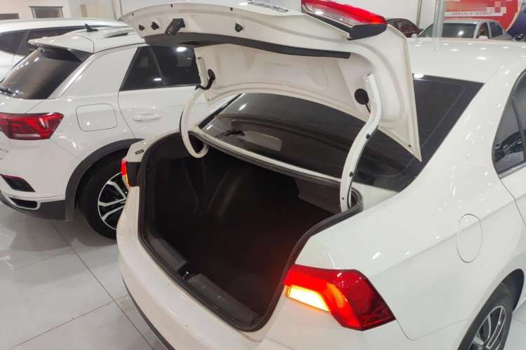 Used Skoda Rapid 2020 1.5L Automatic Comfort Edition Trunk