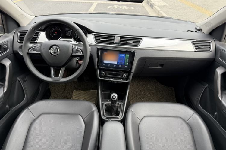 Used Skoda Rapid 2020 1.5L Manual Comfort Edition Audio And AC Panel