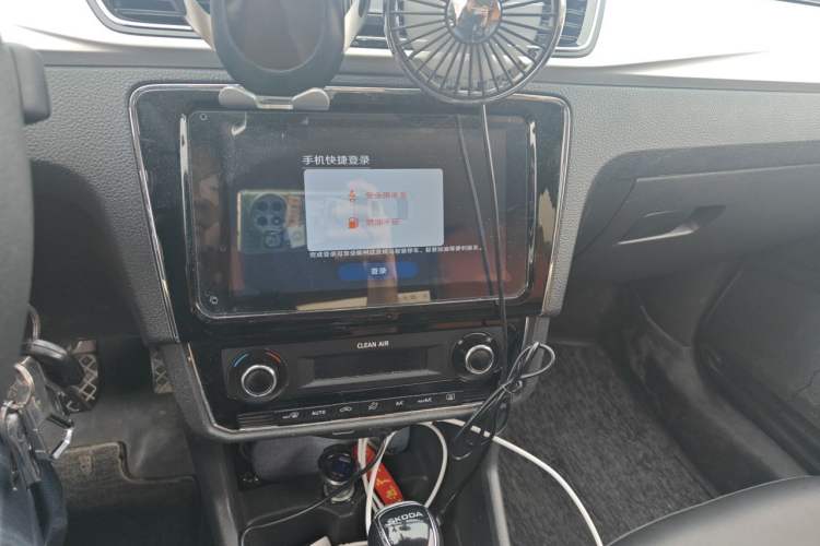 Used Skoda Rapid 2020 1.5L Automatic Comfort Edition Audio And AC Panel