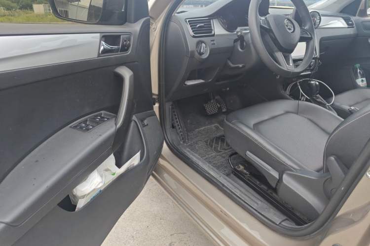 Used Skoda Rapid 2020 1.5L Automatic Comfort Edition Driver Seat