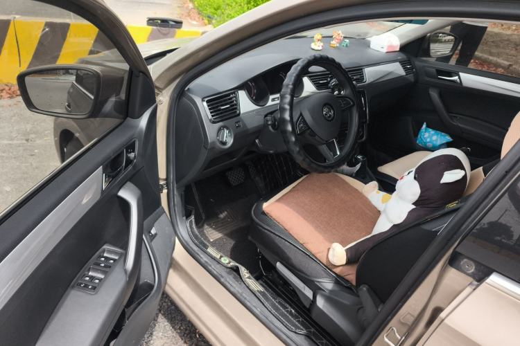 Used Skoda Rapid 2020 1.5L Automatic Comfort Edition Driver Seat