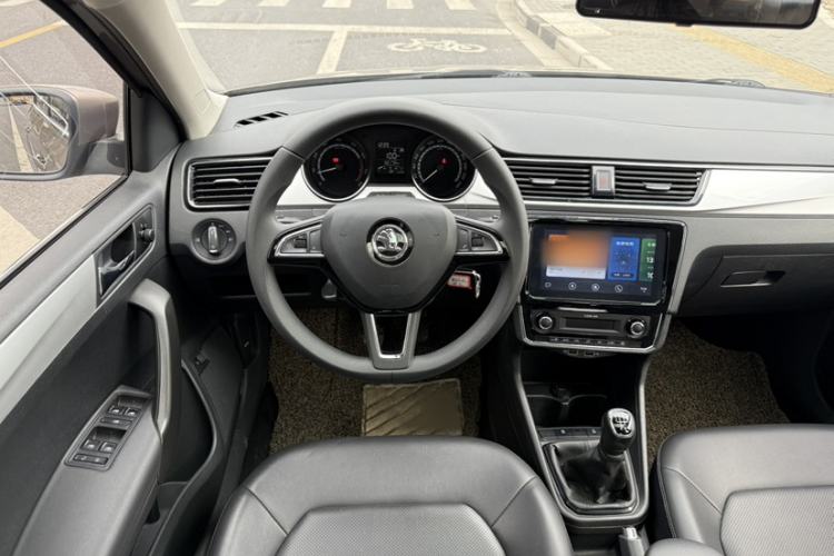 Used Skoda Rapid 2020 1.5L Manual Comfort Edition Interior 5