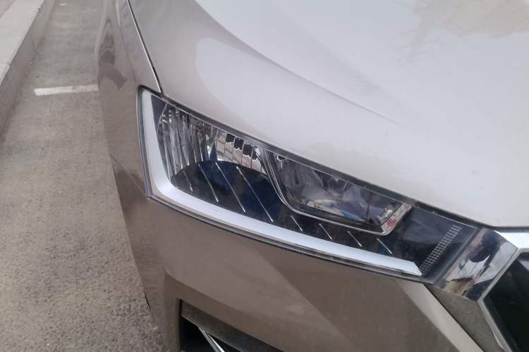 Used Skoda Rapid 2020 1.5L Automatic Comfort Edition Right Front Headlight