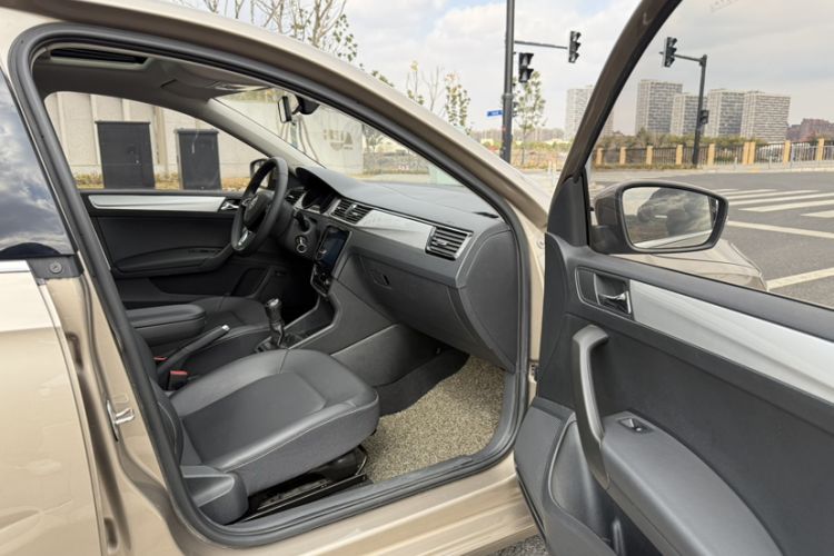 Used Skoda Rapid 2020 1.5L Manual Comfort Edition Right Front Seat