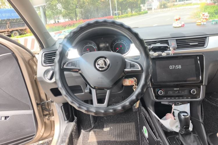 Used Skoda Rapid 2020 1.5L Automatic Comfort Edition Steering Wheel