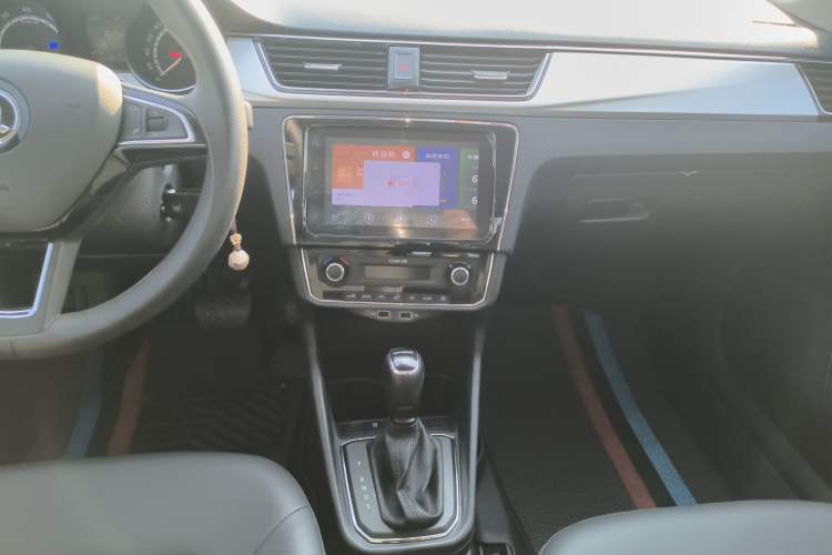 Used Skoda Rapid 2022 1.5L Automatic Comfort Edition Audio And AC Panel