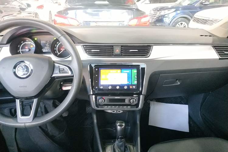 Used Skoda Rapid 2022 1.5L Automatic Comfort Edition Audio And AC Panel