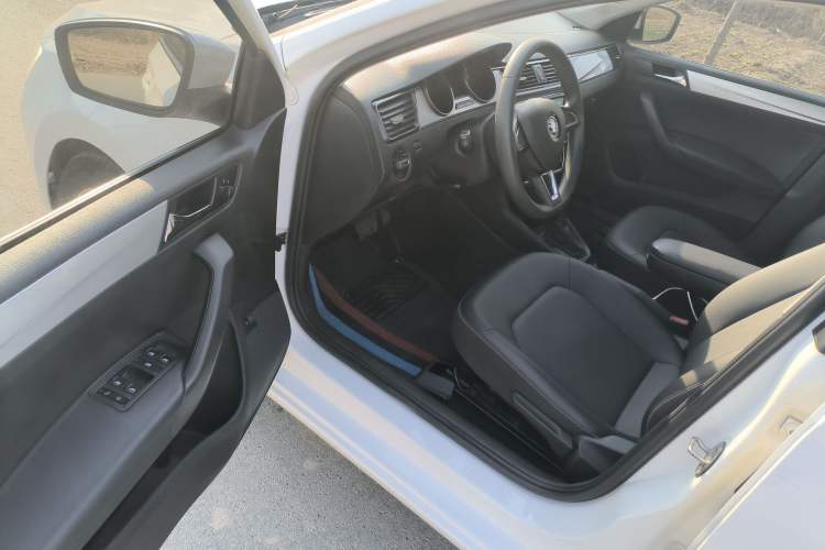 Used Skoda Rapid 2022 1.5L Automatic Comfort Edition Driver Seat