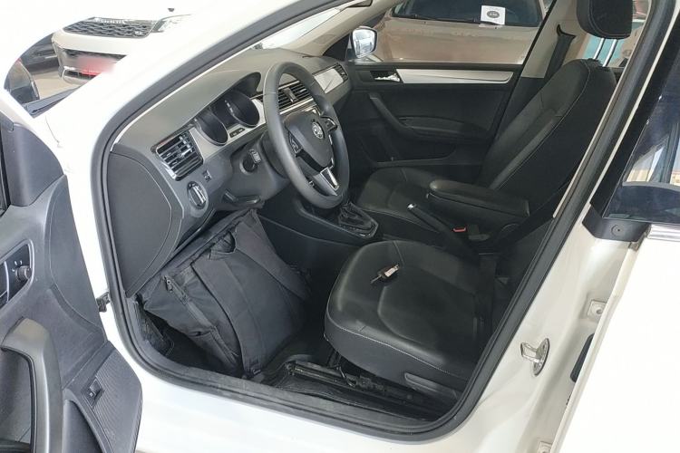 Used Skoda Rapid 2022 1.5L Automatic Comfort Edition Driver Seat