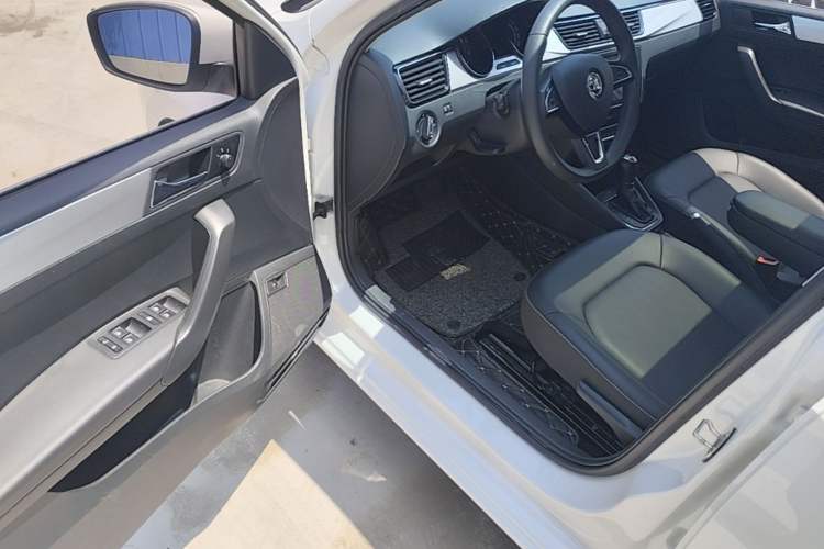 Used Skoda Rapid 2022 1.5L Automatic Comfort Edition Driver Seat