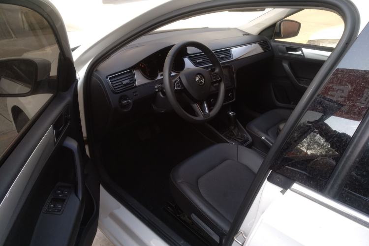 Used Skoda Rapid 2022 1.5L Automatic Comfort Edition Driver Seat
