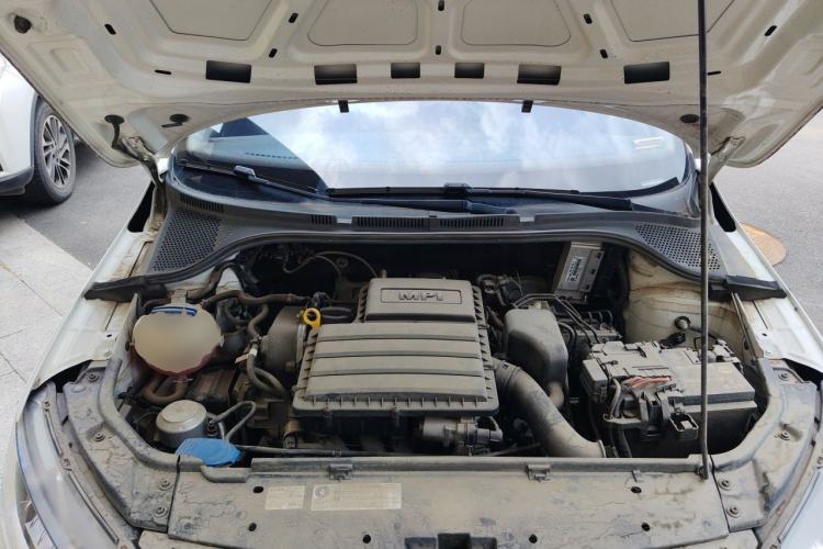 Used Skoda Rapid  Engine Bay