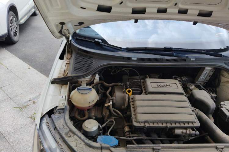 Used Skoda Rapid  Engine Bay Right