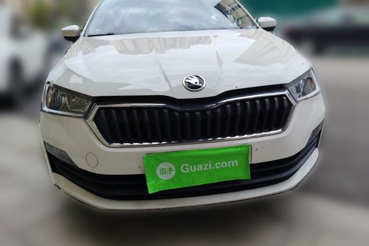 Used Skoda Rapid  Front Right 45 Deg