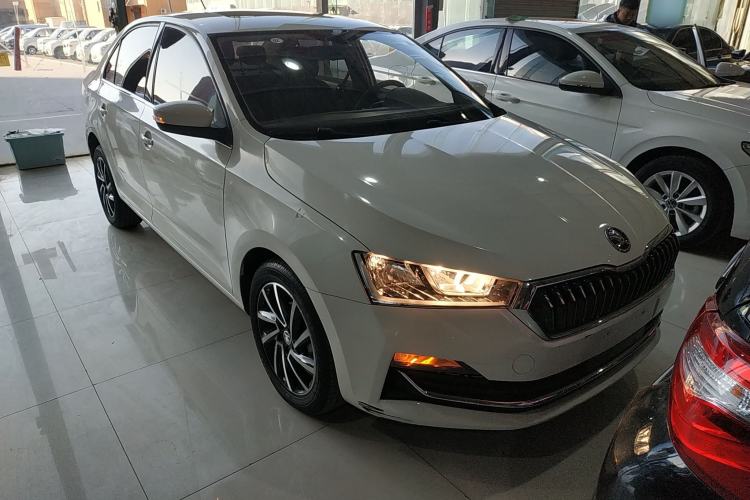 Used Skoda Rapid 2022 1.5L Automatic Comfort Edition Front Right 45 Deg