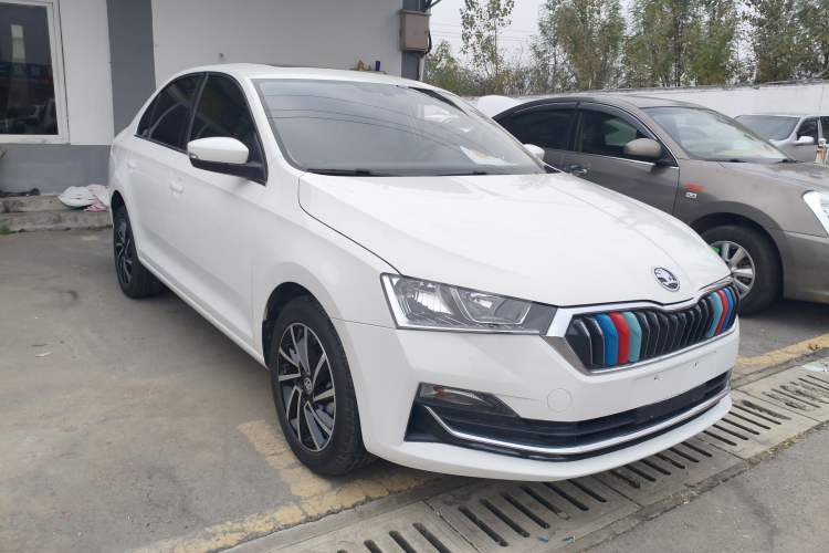 Used Skoda Rapid 2022 1.5L Automatic Comfort Edition Front Right 45 Deg