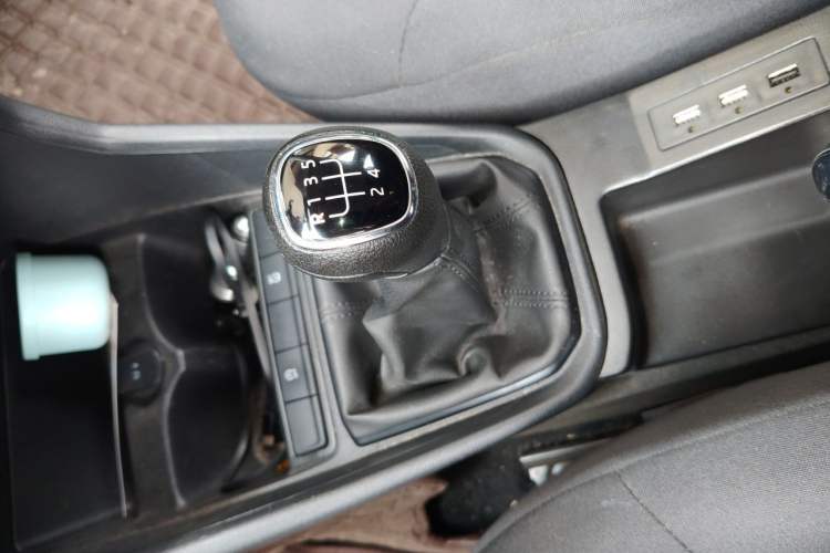 Used Skoda Rapid  Gear Lever
