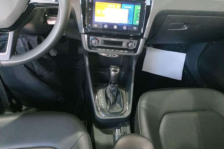 Used Skoda Rapid 2022 1.5L Automatic Comfort Edition Gear Lever