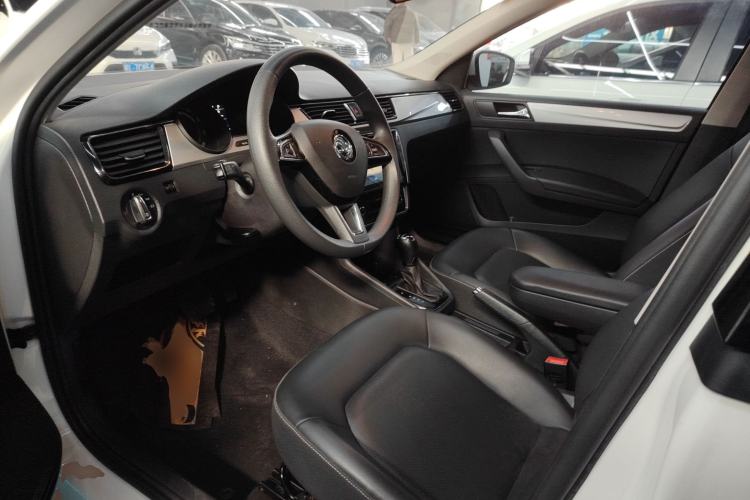Used Skoda Rapid 2022 1.5L Automatic Comfort Edition Interior 3