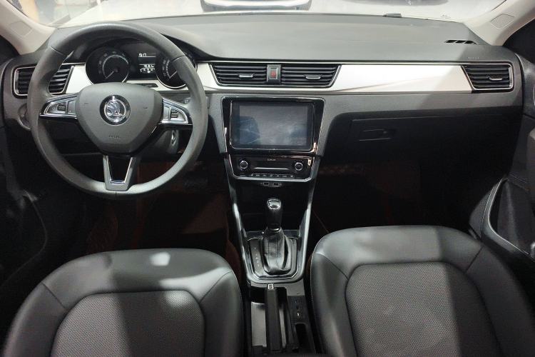 Used Skoda Rapid 2022 1.5L Automatic Comfort Edition Interior 4