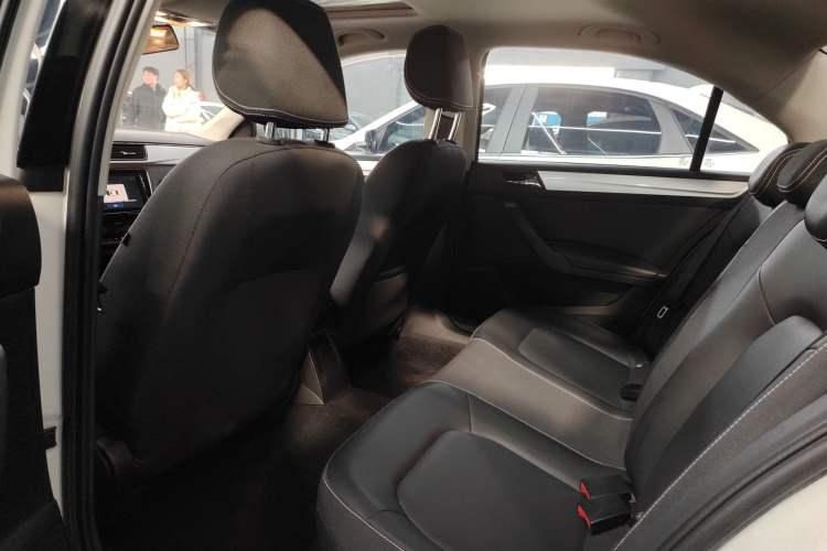 Used Skoda Rapid 2022 1.5L Automatic Comfort Edition Interior 4