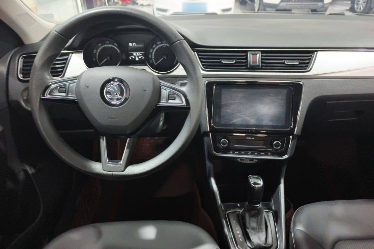 Used Skoda Rapid 2022 1.5L Automatic Comfort Edition Interior 6