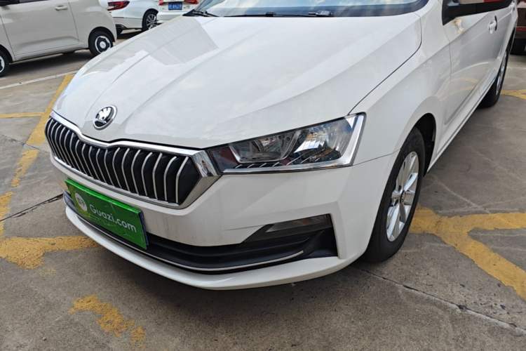 Used Skoda Rapid 2022 1.5L Automatic Comfort Edition Left Front Headlight