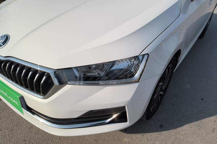 Used Skoda Rapid 2022 1.5L Automatic Comfort Edition Left Front Headlight
