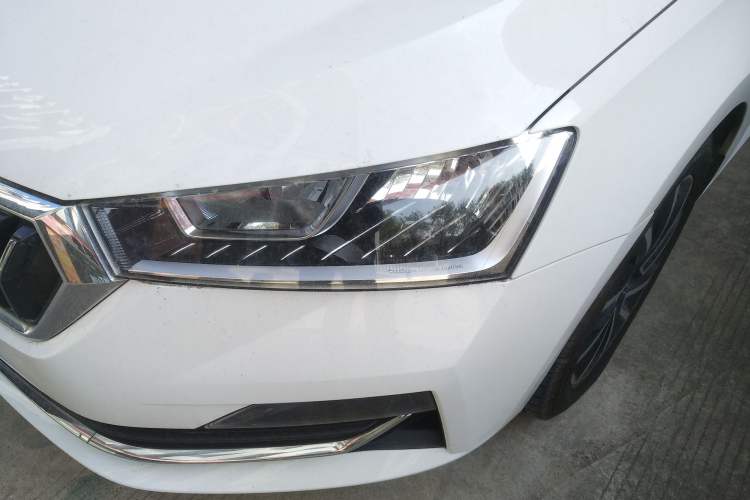 Used Skoda Rapid 2022 1.5L Automatic Comfort Edition Left Front Headlight