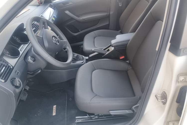Used Skoda Rapid 2022 1.5L Automatic Comfort Edition Left Front Seat
