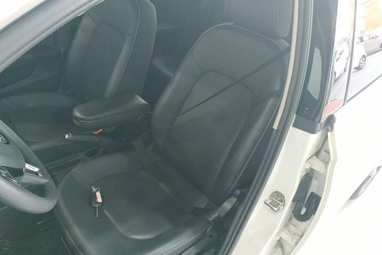Used Skoda Rapid 2022 1.5L Automatic Comfort Edition Left Front Seat