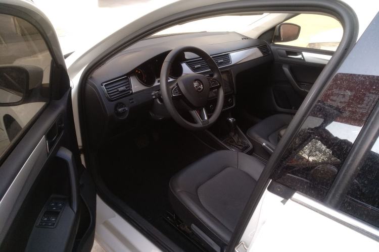 Used Skoda Rapid 2022 1.5L Automatic Comfort Edition Left Front Seat