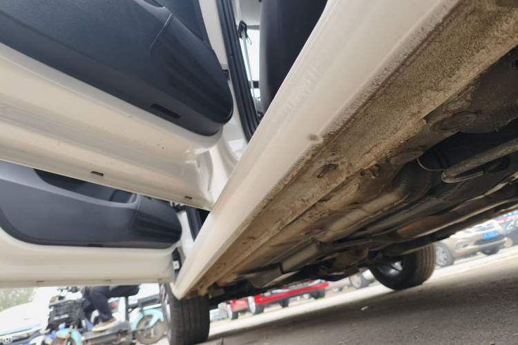 Used Skoda Rapid 2022 1.5L Automatic Comfort Edition Left Side Sill