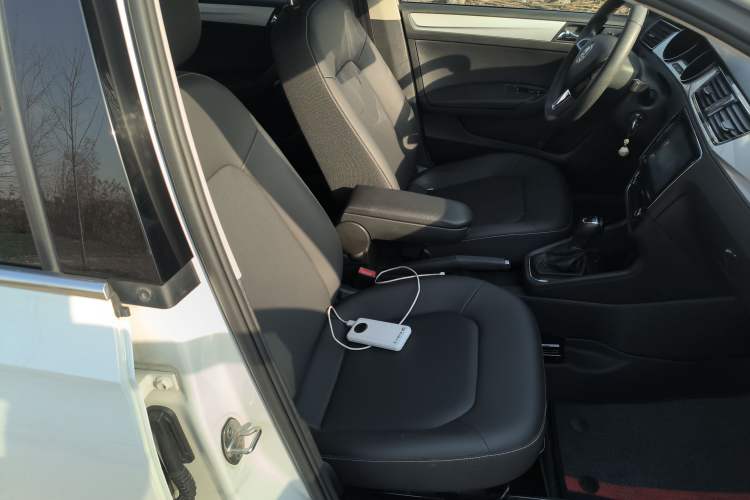 Used Skoda Rapid 2022 1.5L Automatic Comfort Edition Right Front Seat