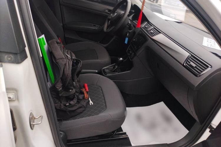 Used Skoda Rapid 2022 1.5L Automatic Comfort Edition Right Front Seat