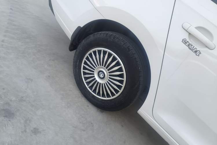 Used Skoda Rapid 2022 1.5L Automatic Comfort Edition Right Rear Wheel Hub