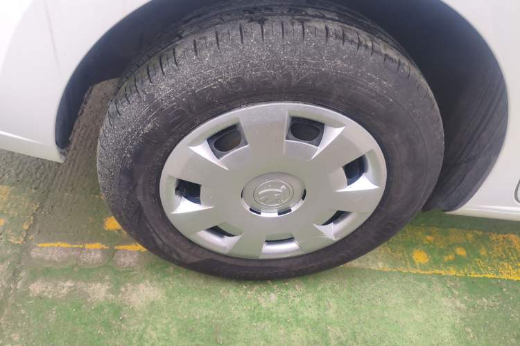 Used Skoda Rapid 2022 1.5L Automatic Comfort Edition Right Rear Wheel Hub
