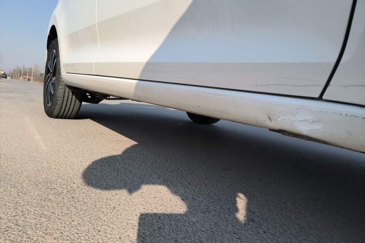 Used Skoda Rapid 2022 1.5L Automatic Comfort Edition Right Side Sill