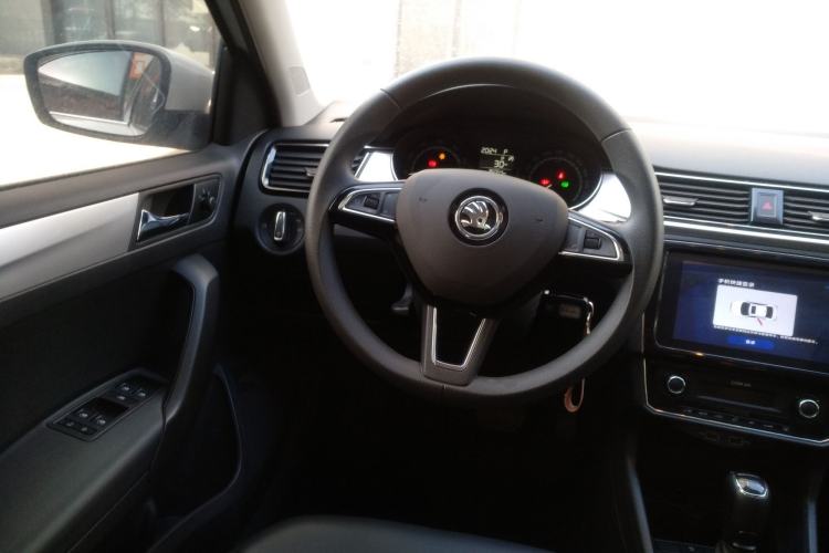 Used Skoda Rapid 2022 1.5L Automatic Comfort Edition Steering Wheel