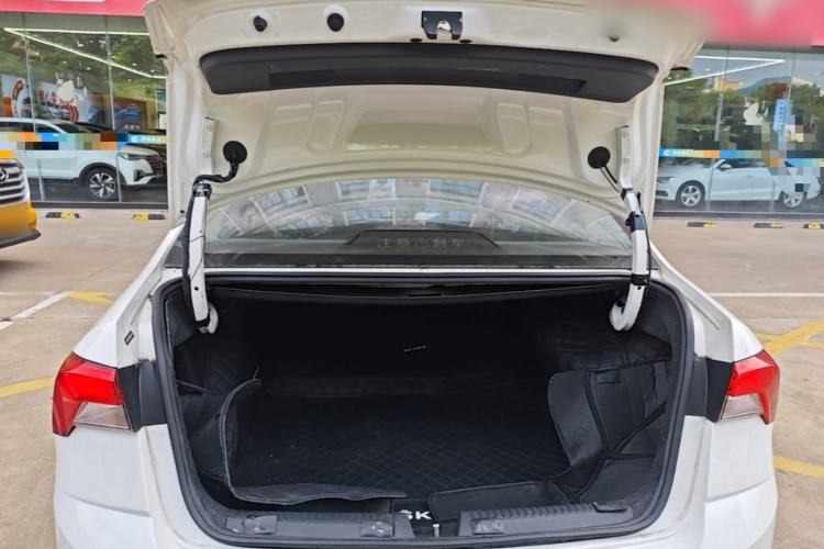 Used Skoda Rapid 2022 1.5L Automatic Comfort Edition Trunk
