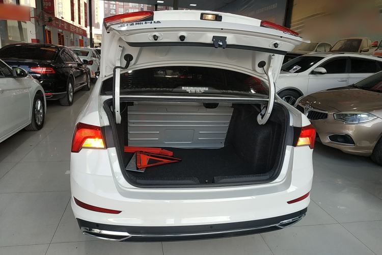 Used Skoda Rapid 2022 1.5L Automatic Comfort Edition Trunk